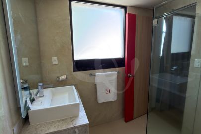 Habitación con iluminación ambiental